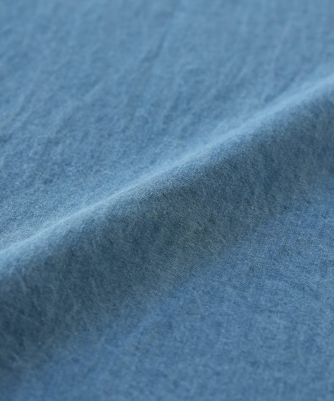 コットンデニムは軽やかさがあり、丈夫さとやわらかさがある