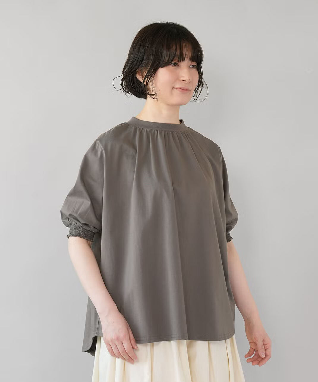 ちょうど肘が隠れるハーフスリーブ丈