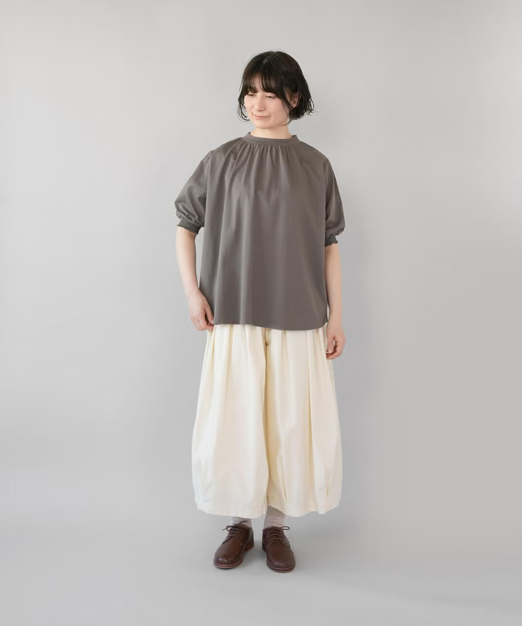 袖のシルエットを変えることで着こなしの変化を楽しめる