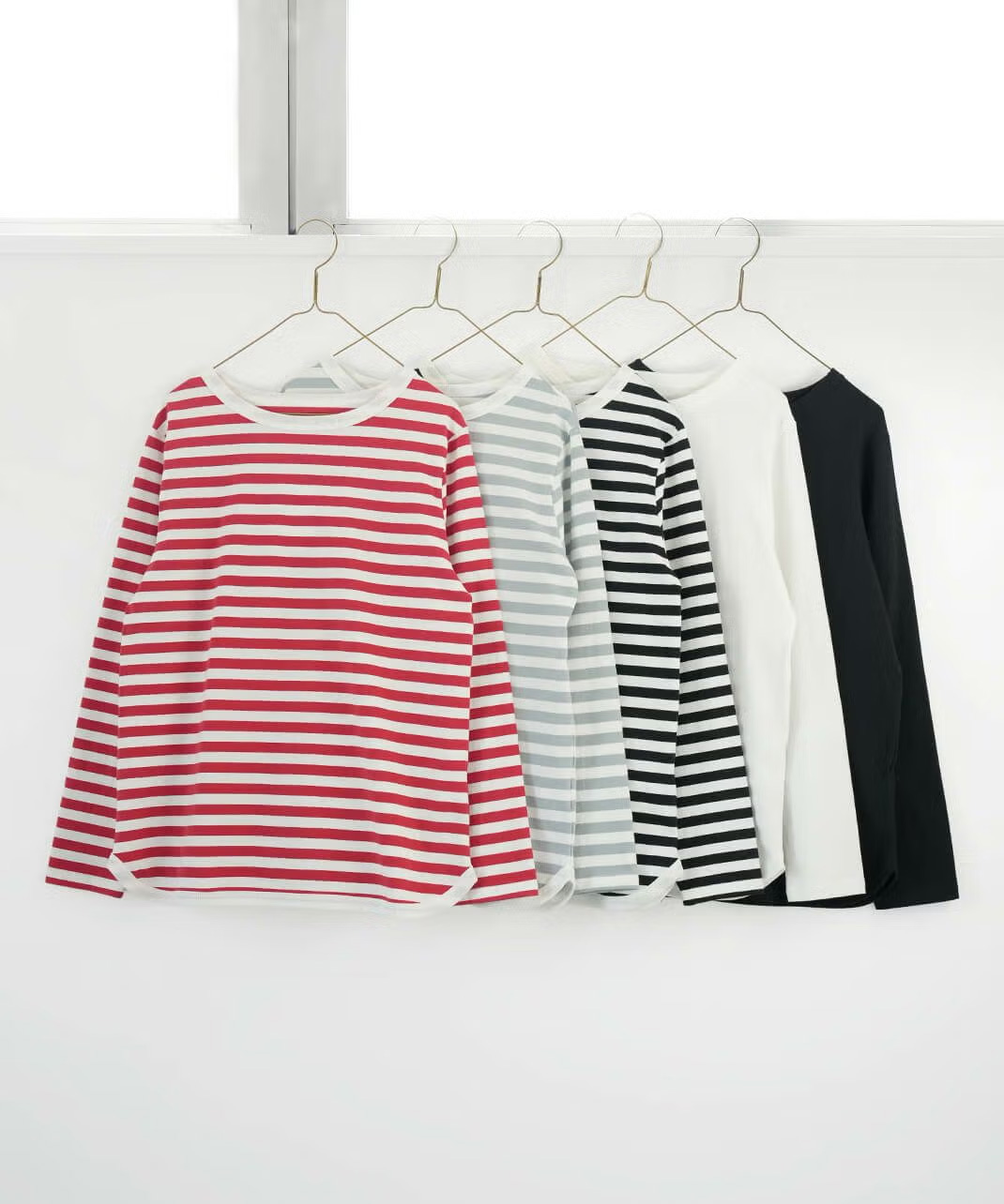 mumokuteki<br />
みんなの定番<br />
ボーダーと無地のカットソー