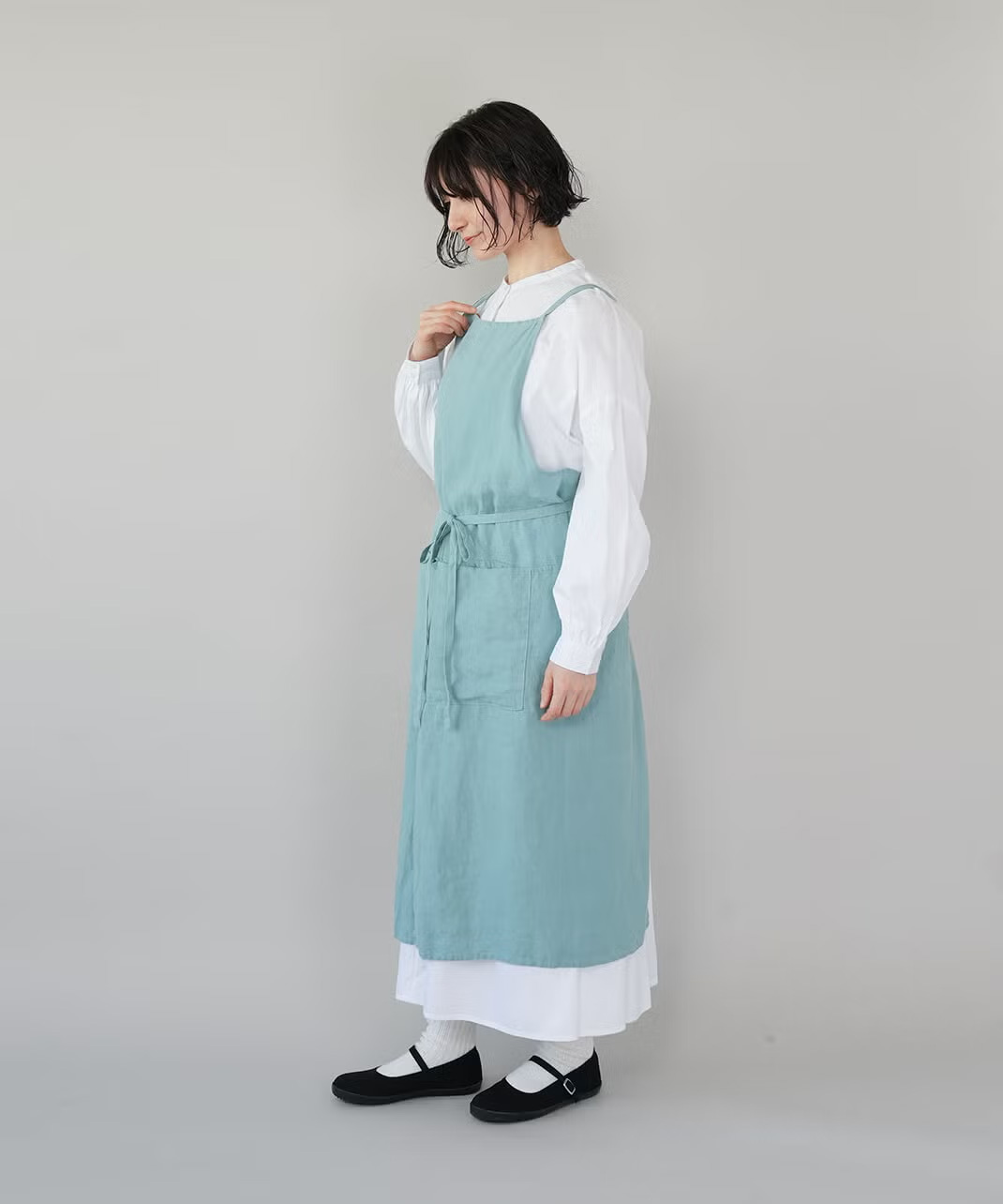 性別やシーンを問わず使えるデザインのエプロン