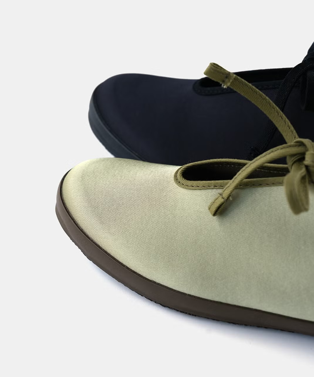 適度にマットな質感のサテン生地