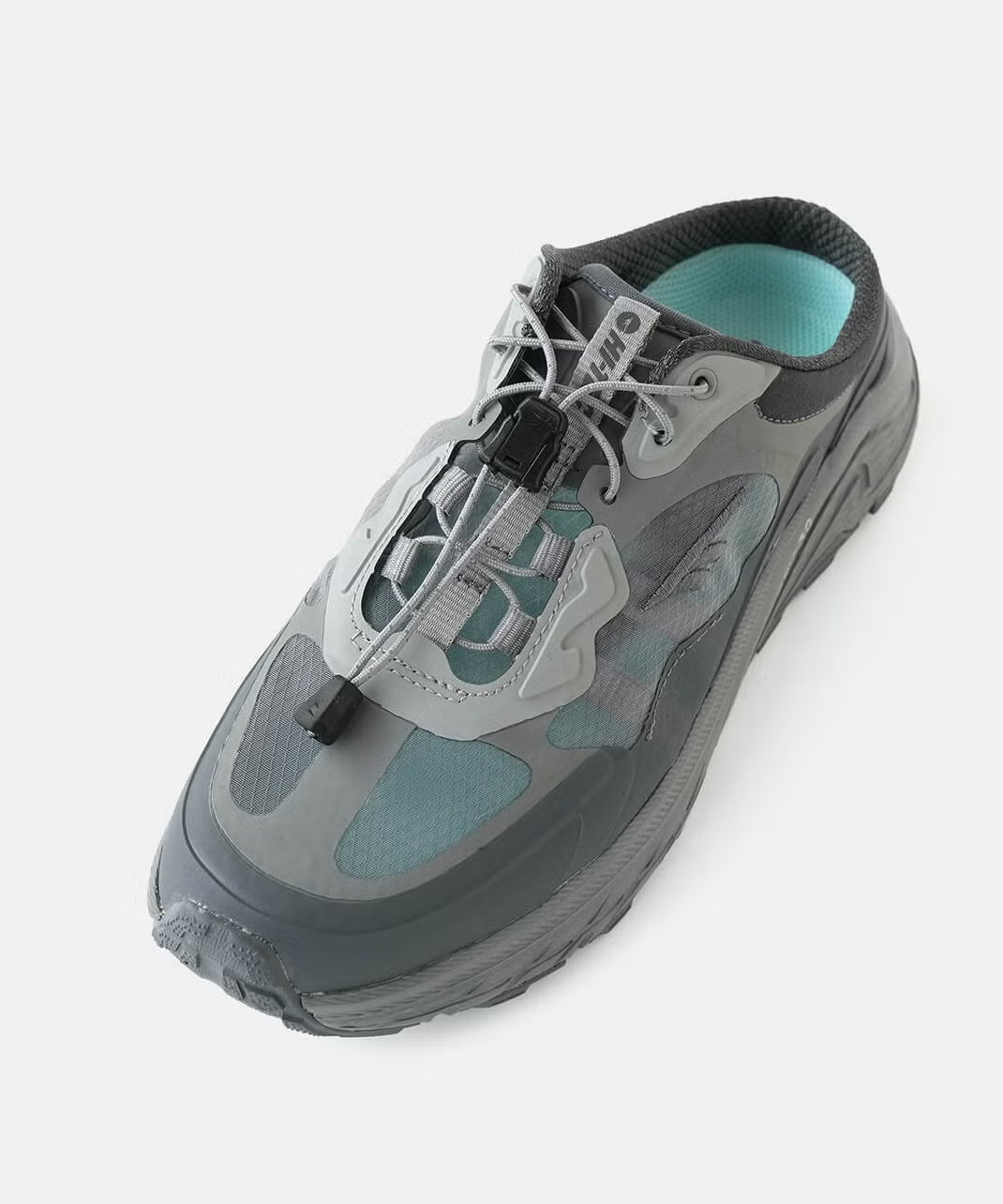 フィット感はクイックレースで調整が簡単