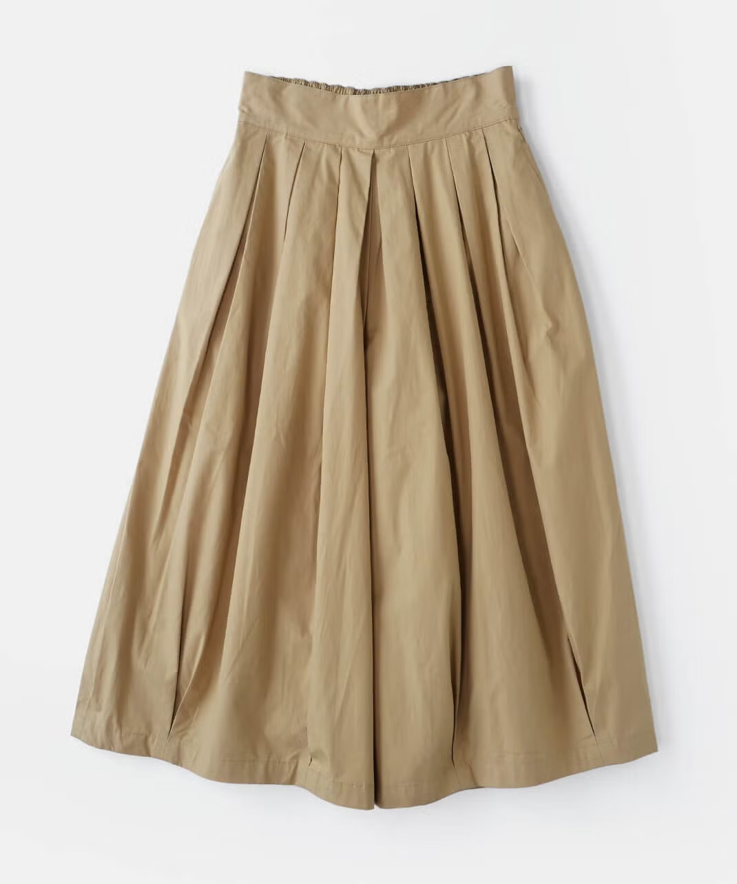 バルーンシルエットが特徴