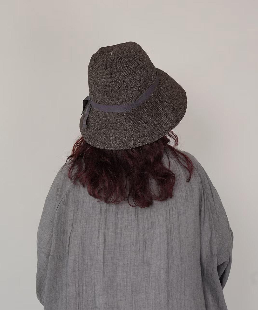 ツバ広で、紫外線カット