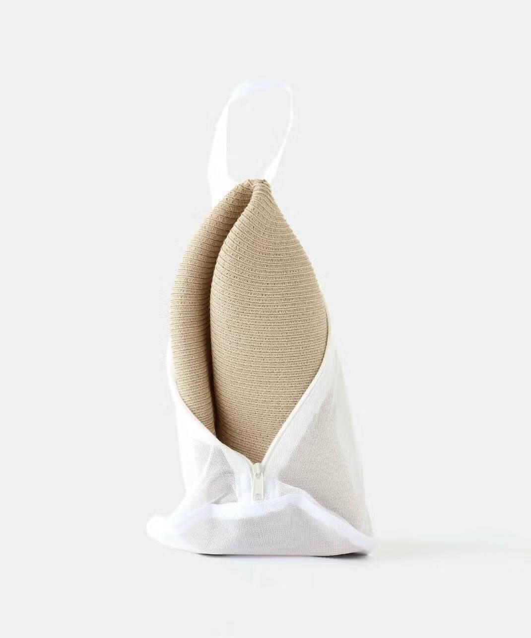 柔らかな素材で折りたたみやすい