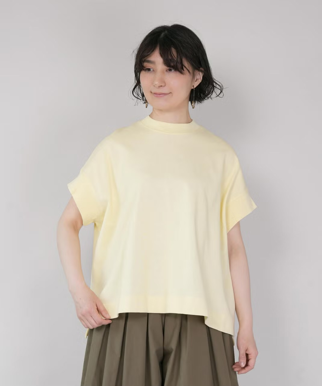 厚みのあるコットン素材のワイドカットソー