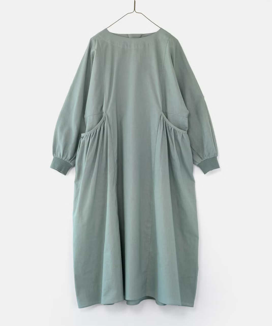 コットンリネン素材が涼やかでさらりとしている