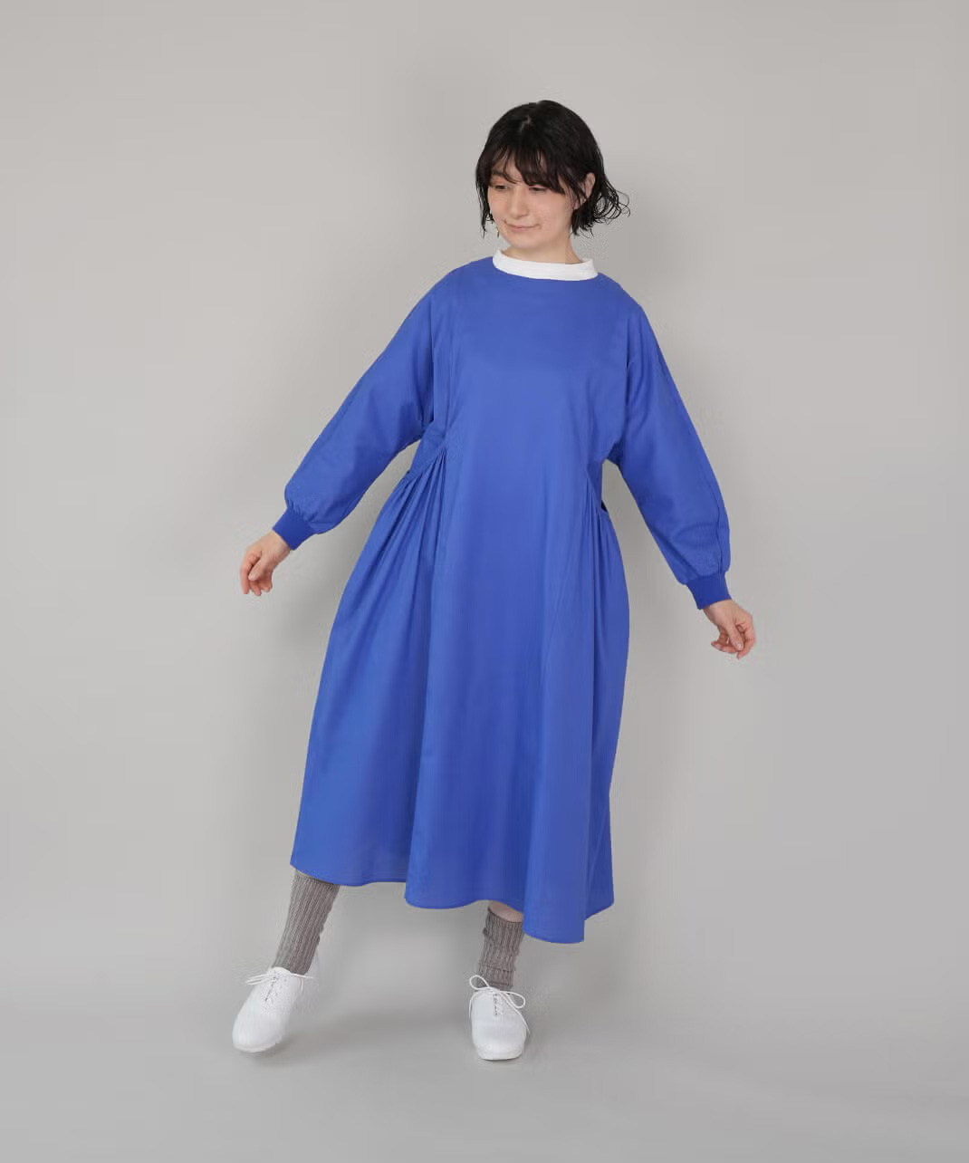 大きなギャザーポケットがあるワンピース