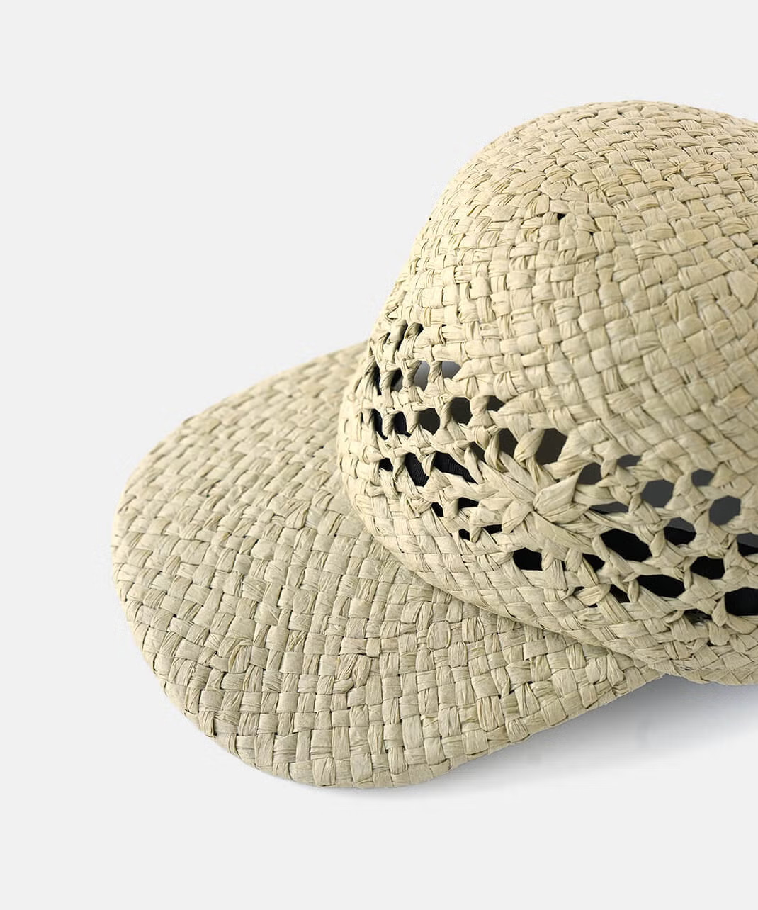 ペーパー素材のメッシュ編みが魅力的