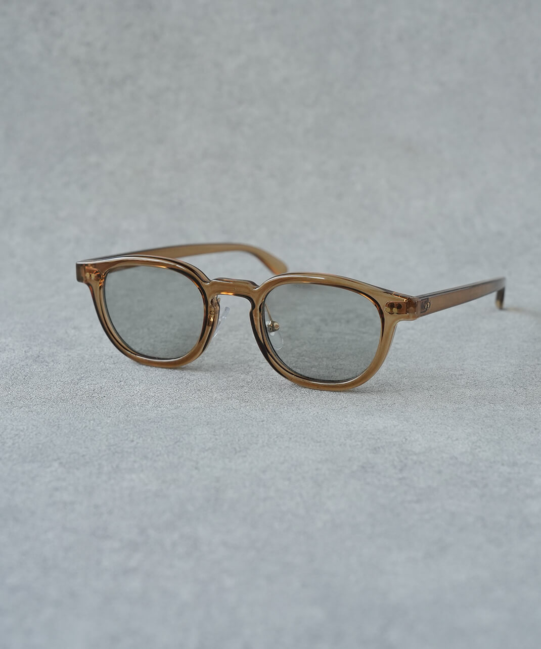 ウェリントン型のフレーム