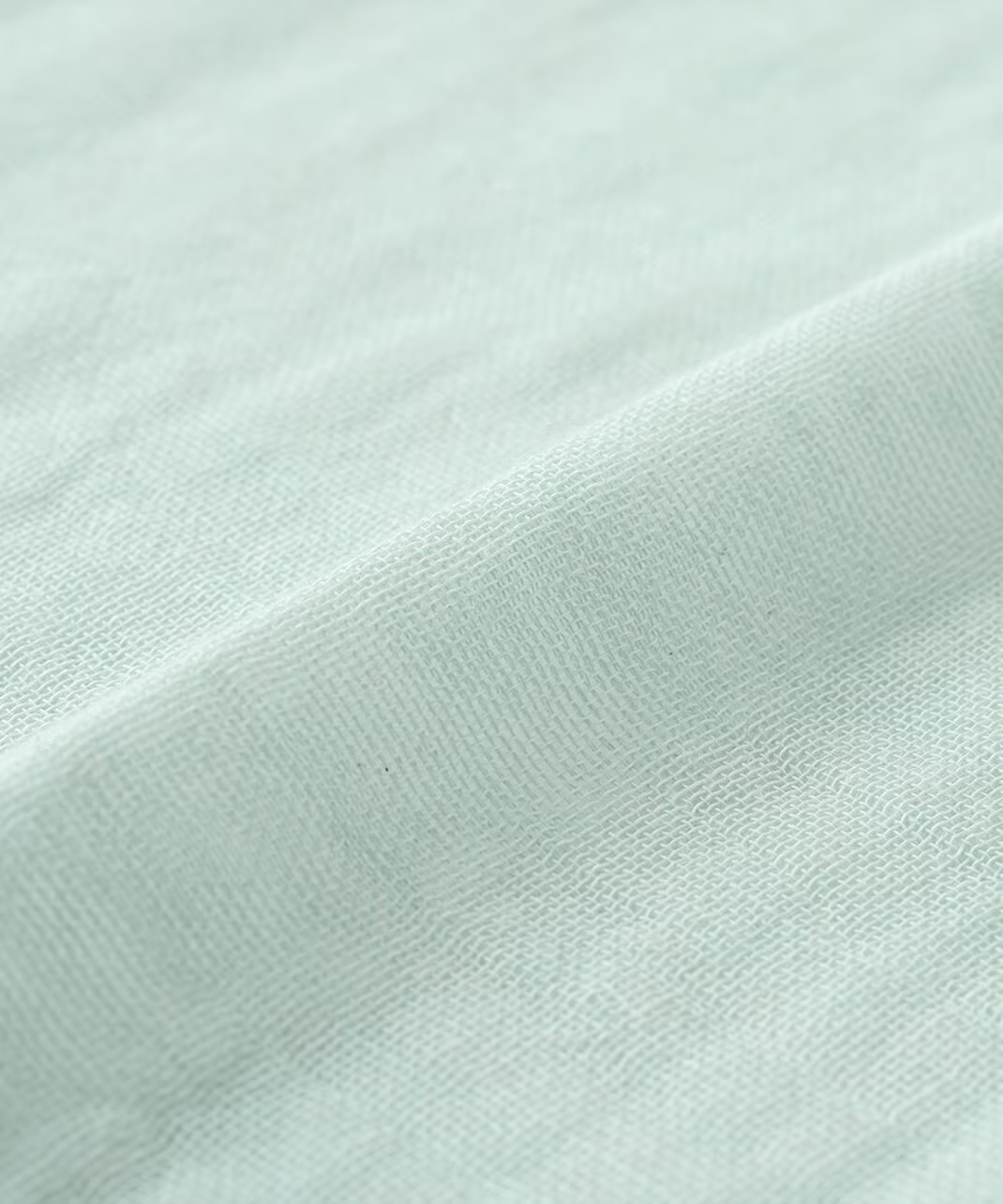 通気性もよく、暑い時期にも快適な生地
