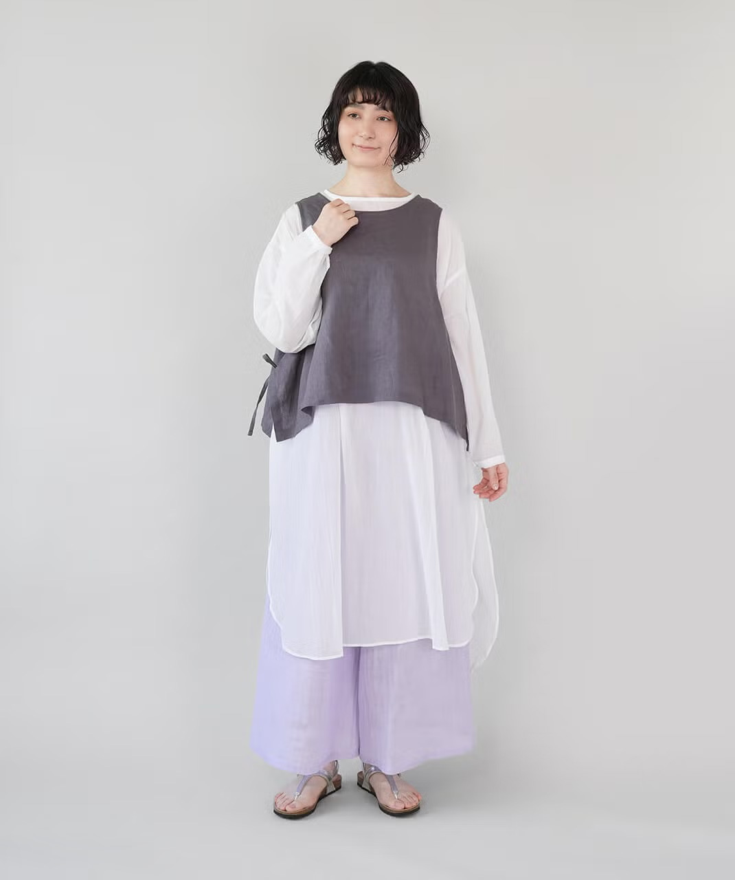 ワンピースとの重ね着がおすすめ