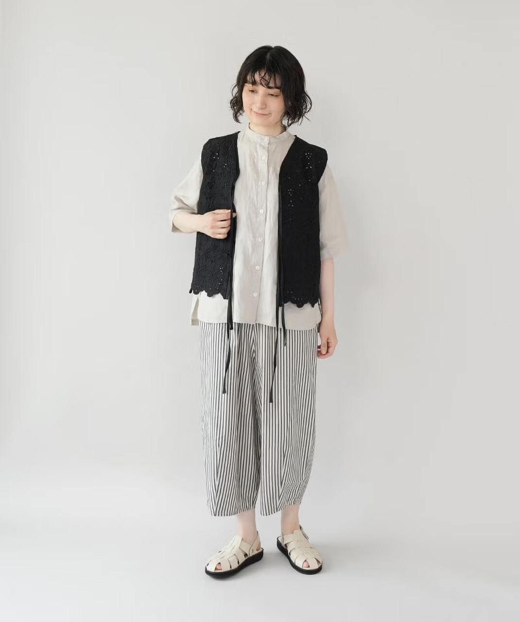 後ろポケット付きのコクーンサルエルパンツ