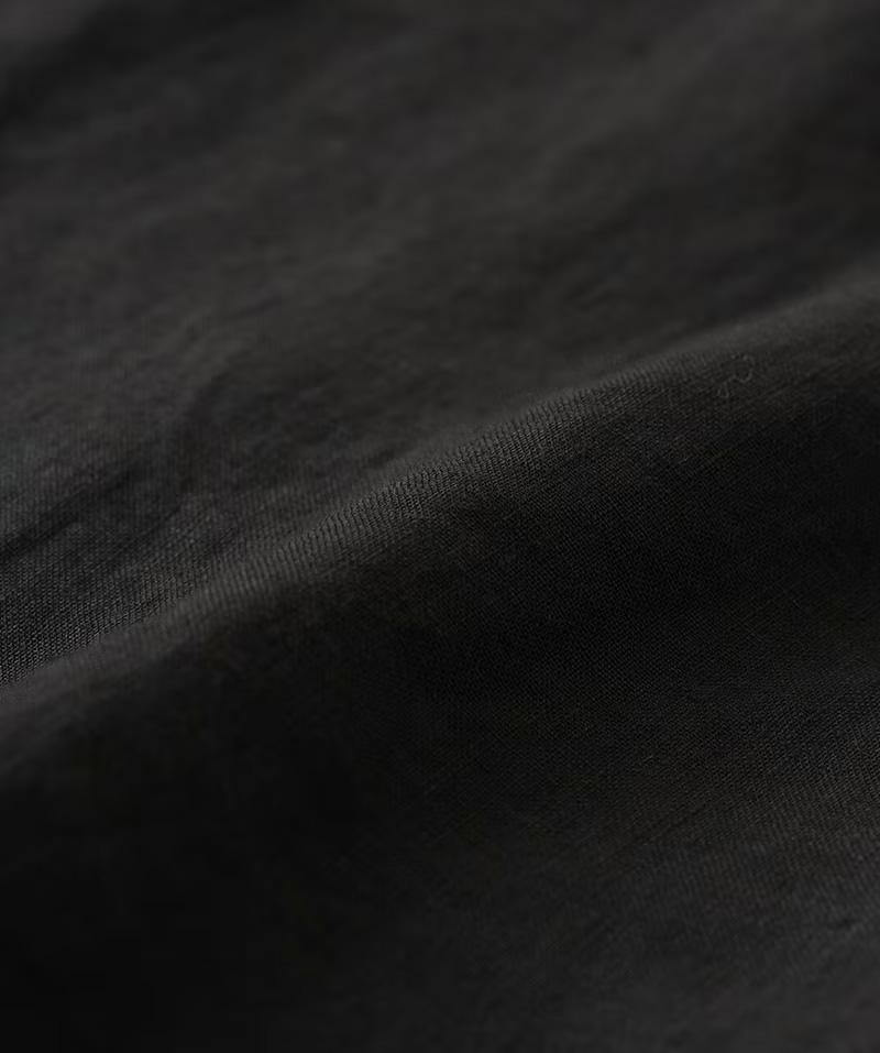 ほどよいハリのあるリネン100％生地