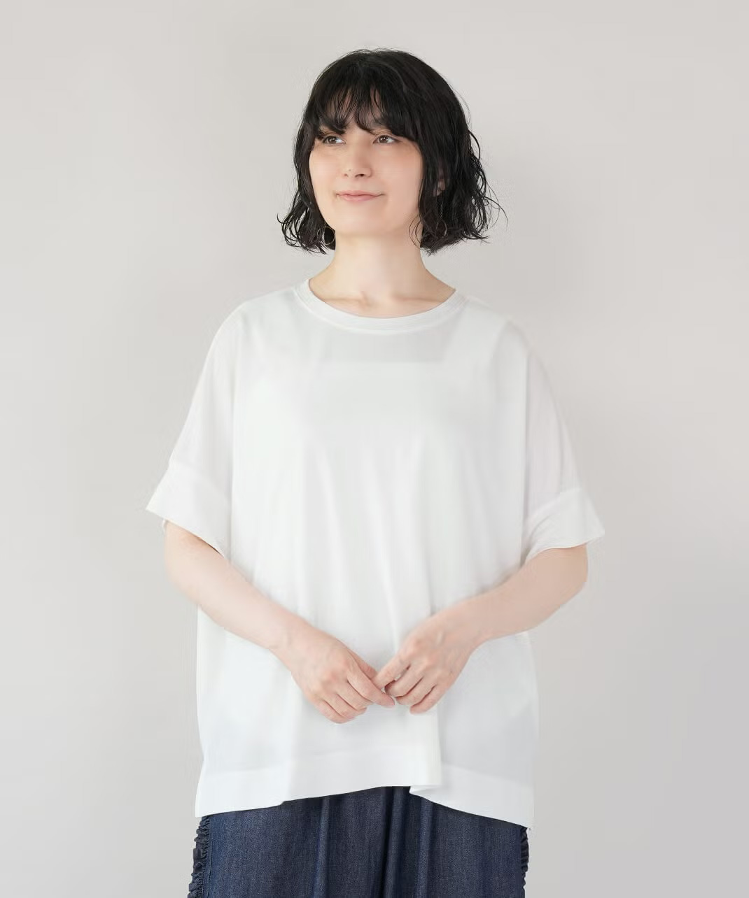 接触冷感とUVカット機能を備えたボックスTシャツ