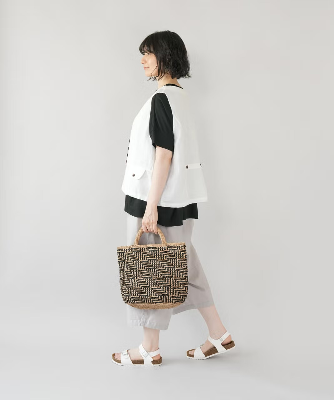 ラフィアかぎ編みバッグの側面