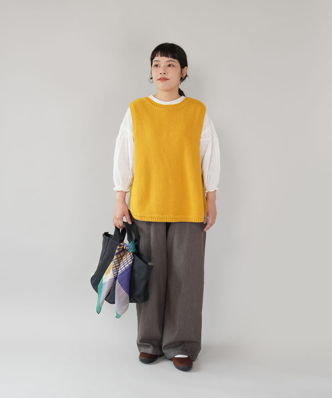 みんなの定番鹿の子編みの2WAYベスト　イエロー　コーデ