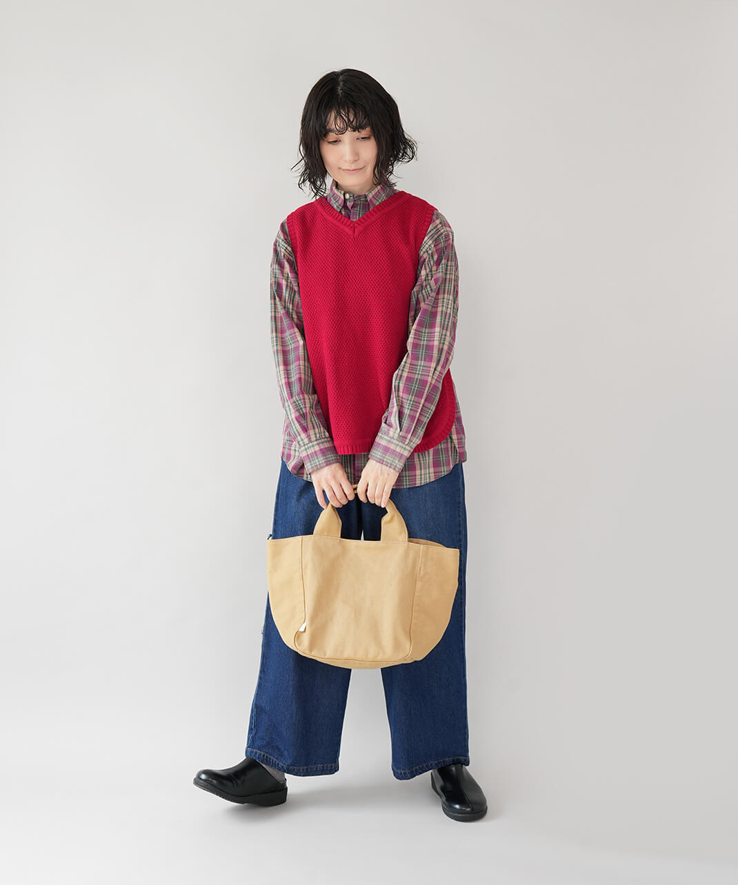 みんなの定番鹿の子編みの2WAYベスト　レッド　コーデ
