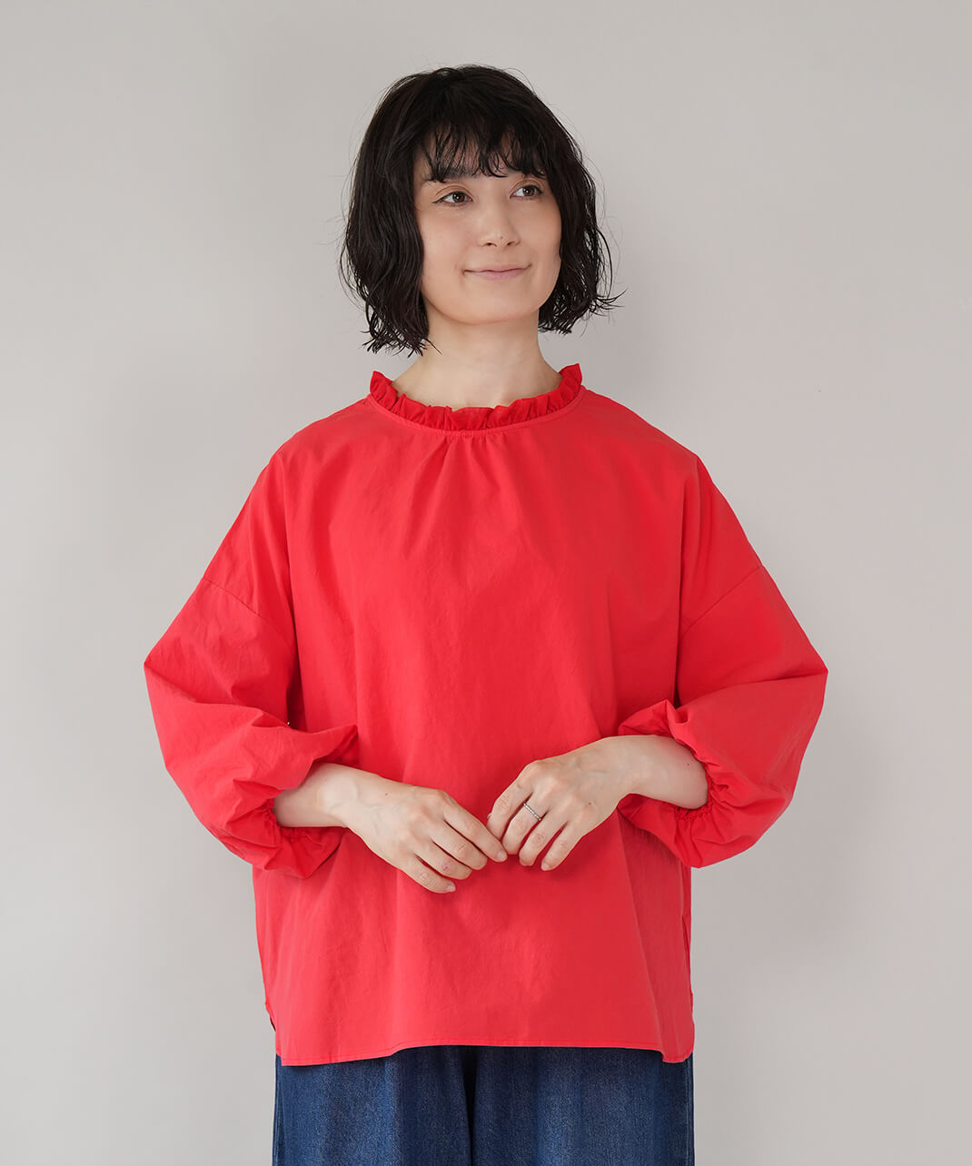 チュールカラーの2WAYプルオーバー
 レッド　着画