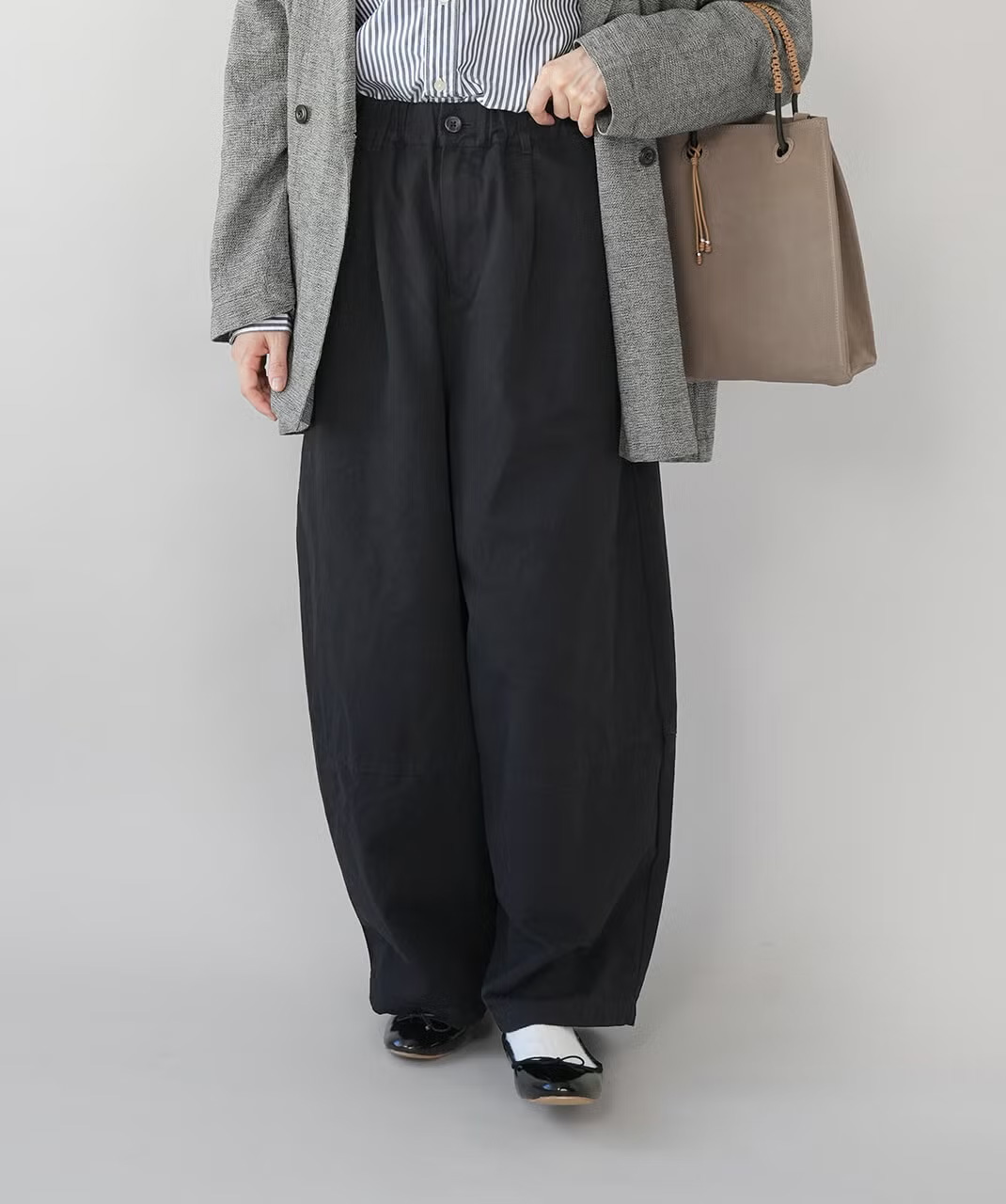 mumokuteki コットンドビーのワイドコクーンパンツ