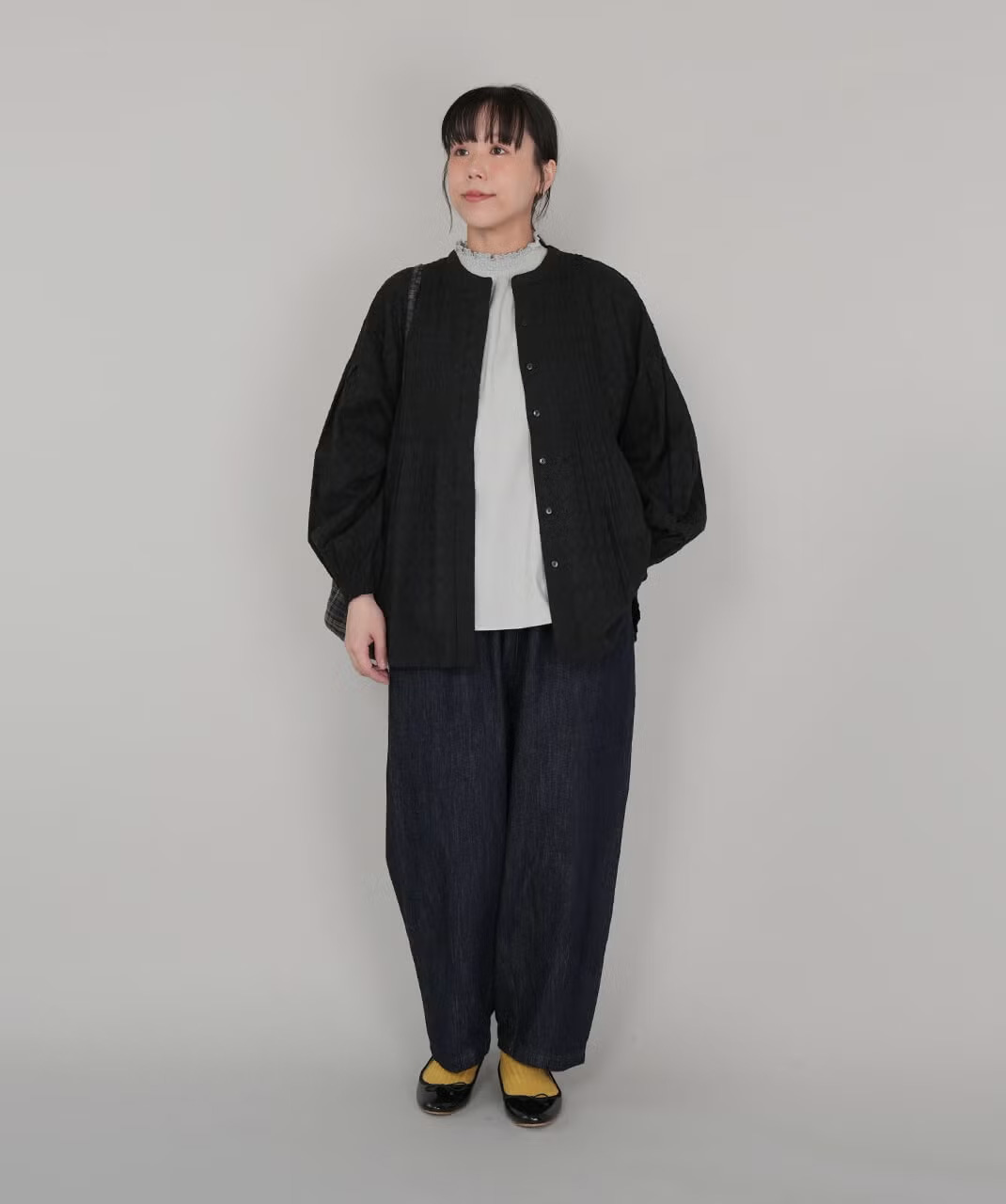 サークル刺繍ブラウスのコーディネート