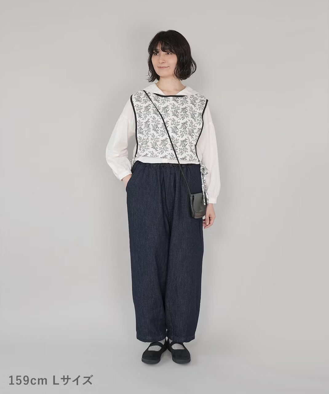レギンスやタイツと重ねるコーデもおすすめ
