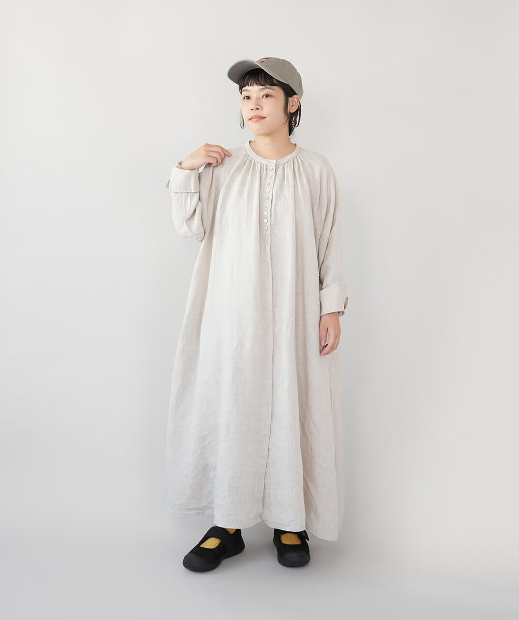 ヨーロピアンリネンのギャザーワンピース