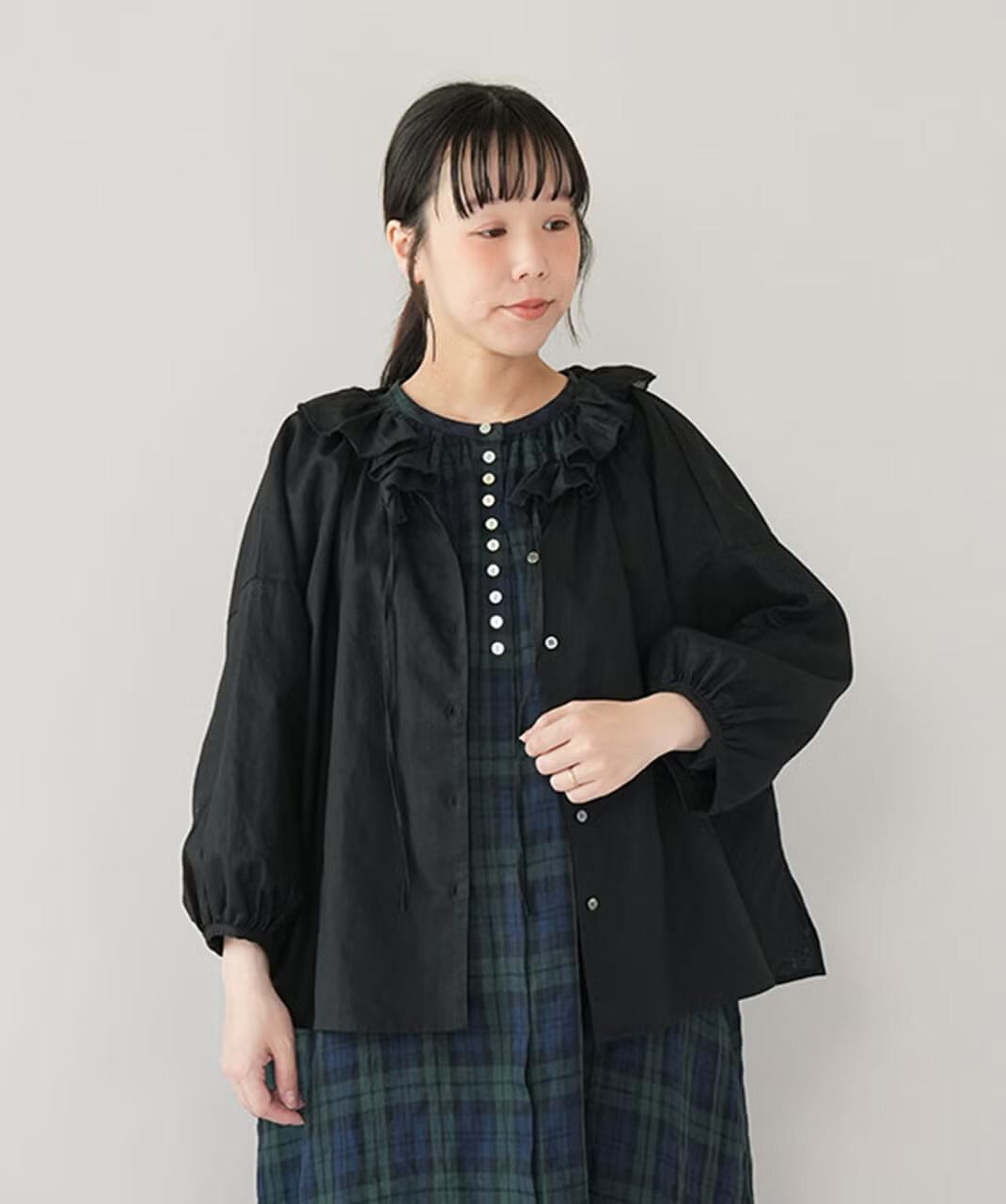 ふんわりとした袖は、8分丈