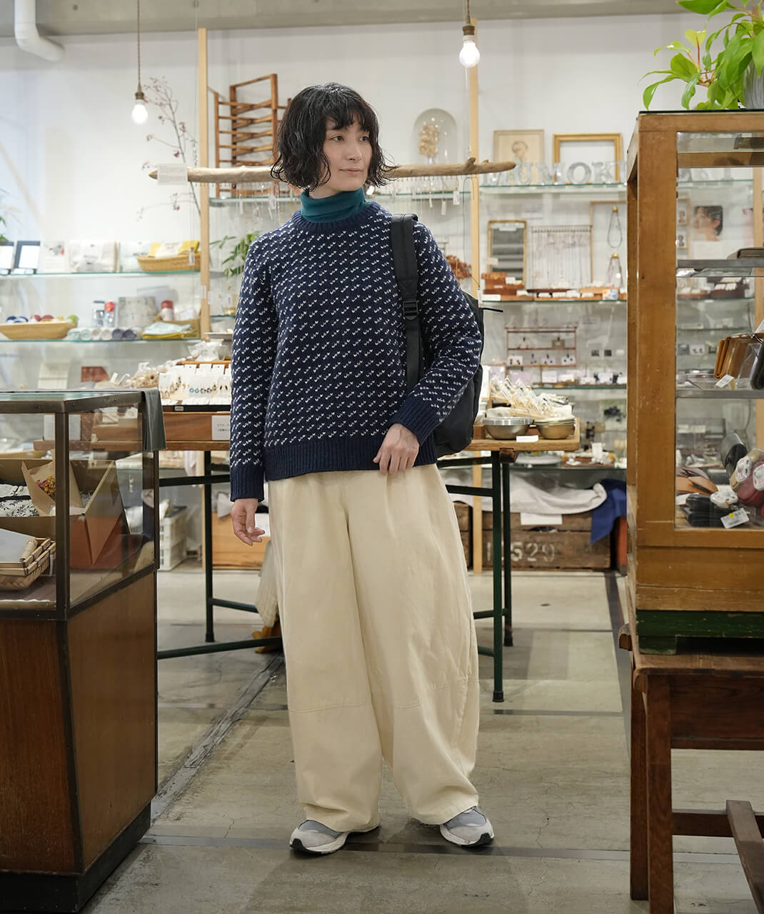 mumokuteki ちくちくしないタートルネックカットソー ターコイズ　コーデ