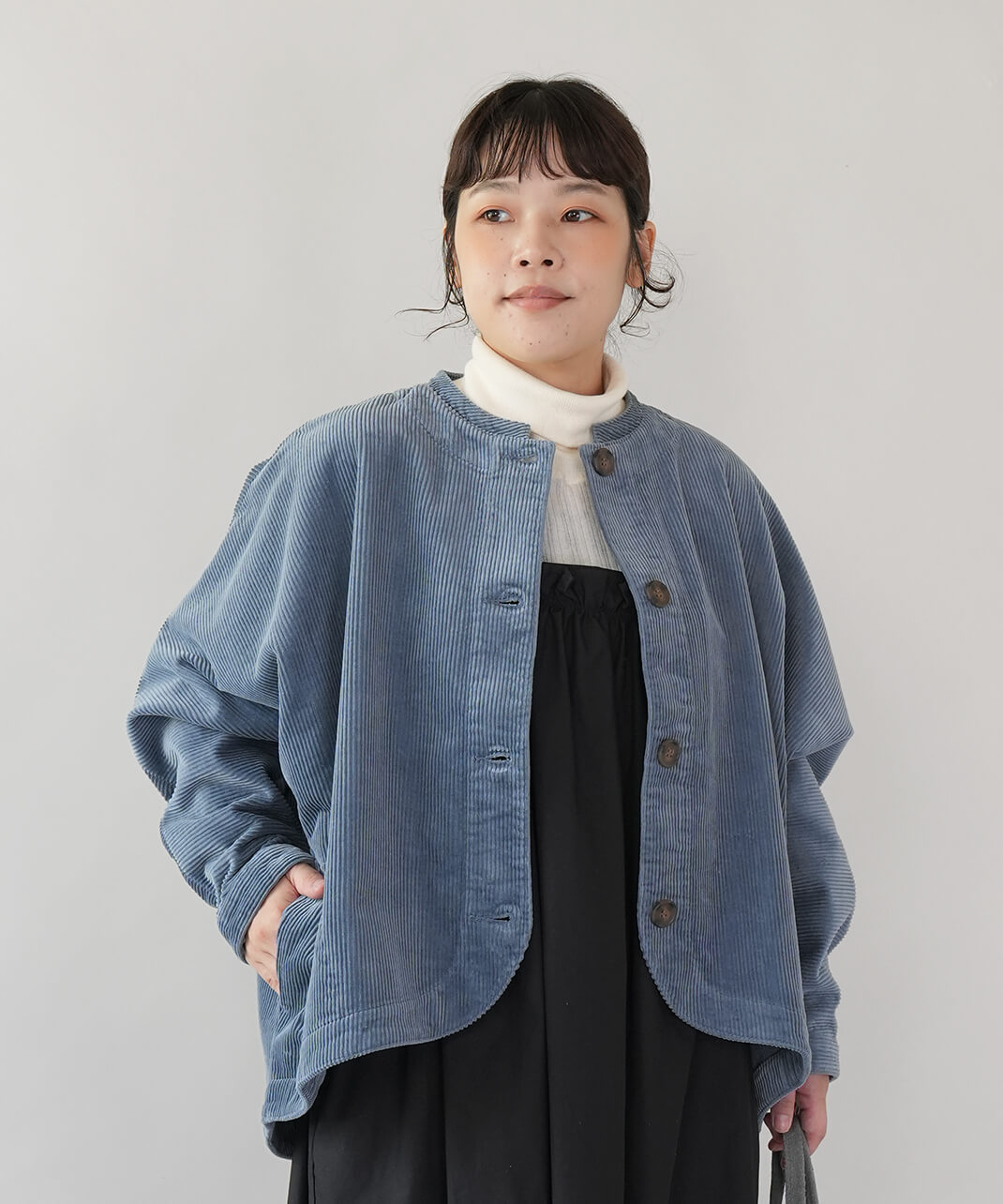 ista-ire×mumokuteki太畝コーデュロイのバルーンジャケット　ブルー　着画