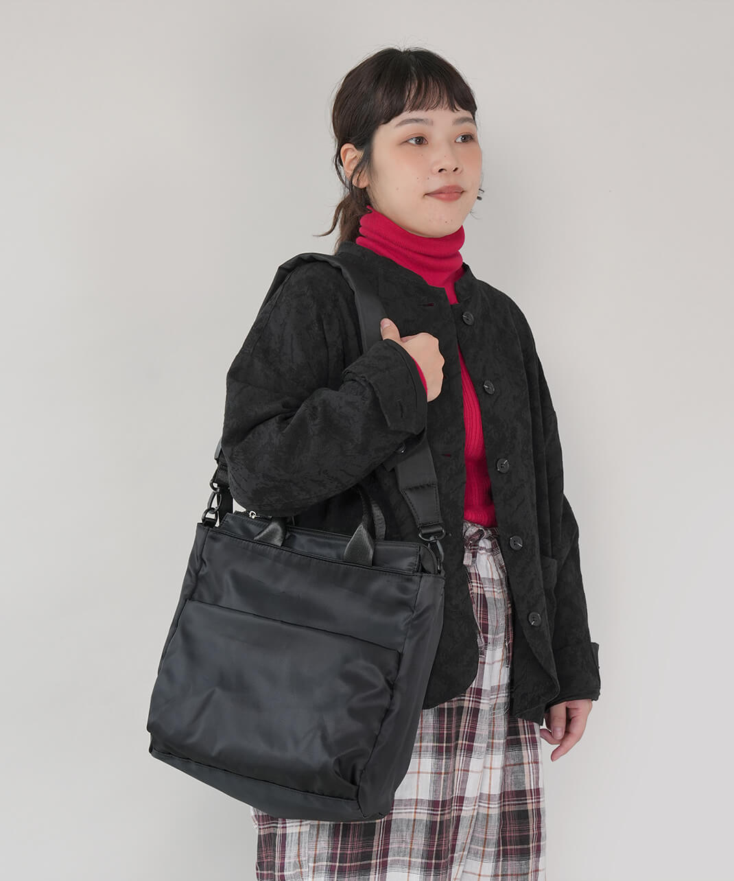 mumokuteki ちくちくしないタートルネックカットソー レッドエー　着画