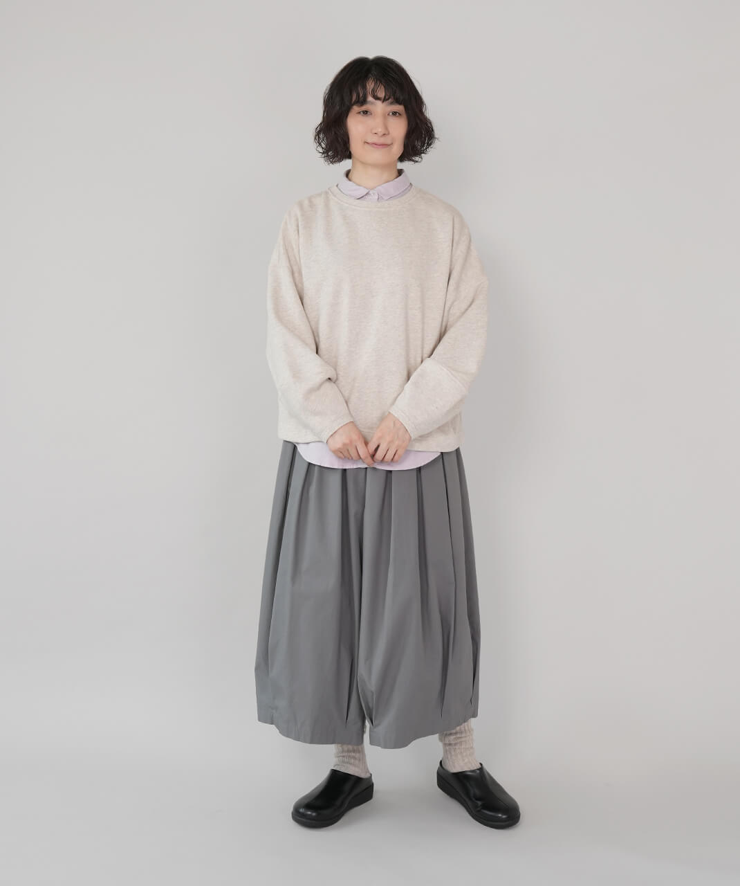 mumokuteki　みんなの定番いつものオックスシャツ　ピンク　コーデ