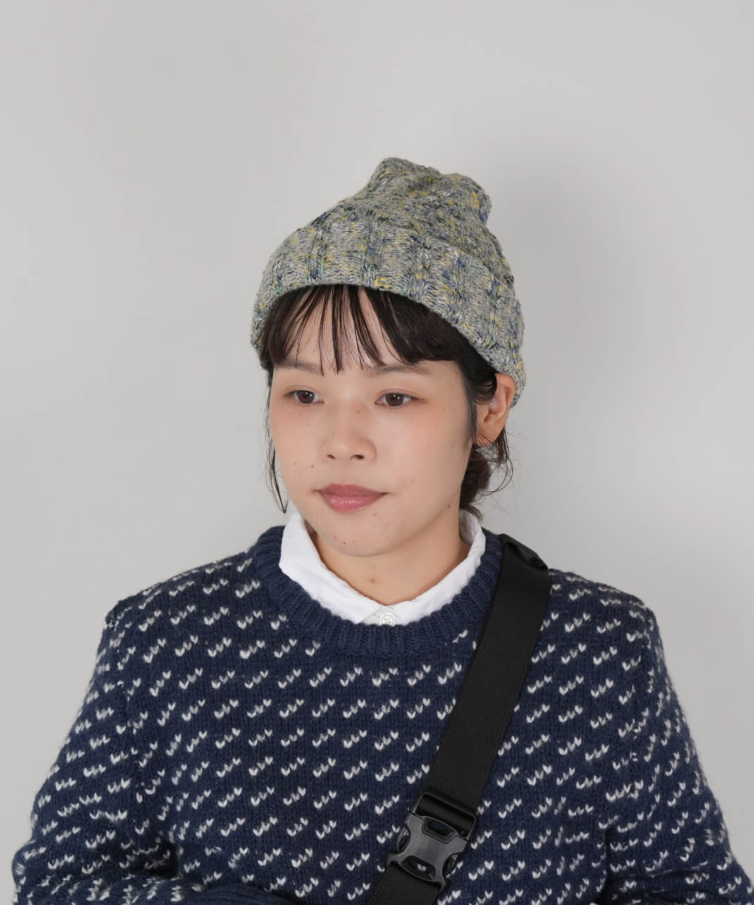 SUNNY NOMADO　香川で編んだリバーシブル麻混ニットキャップ　グレー　着画