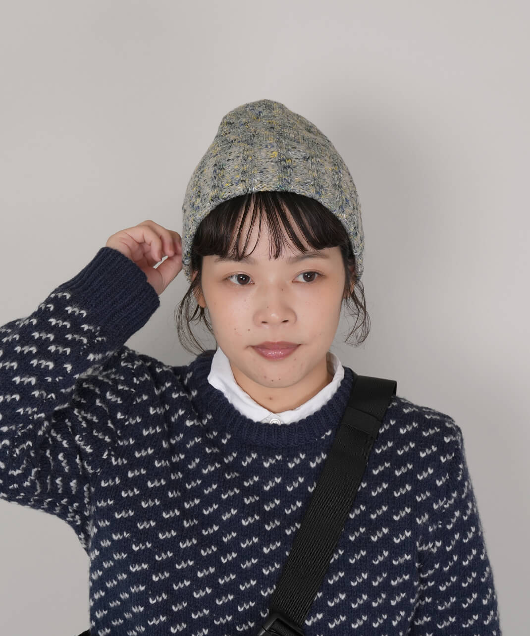 SUNNY NOMADO　香川で編んだリバーシブル麻混ニットキャップ　グレー　着画